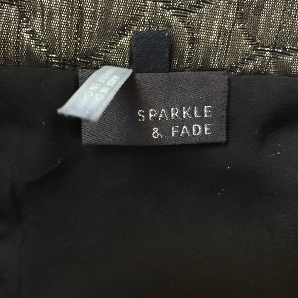 Sparkle & Fade Sleeveless Crop Top - Picture 3 of 8